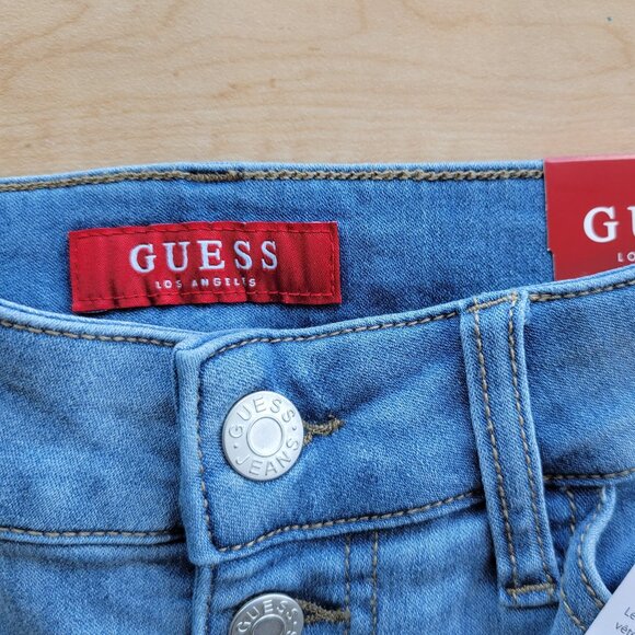 NWT Guess Kirica Button Front Flare Jeans - Picture 3 of 11